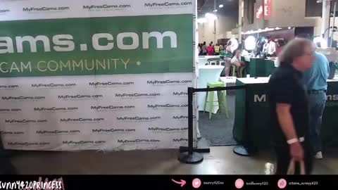 Snapshot of sunny420princess chatting on December 7, 2024, 1:25 am Sunny420 online show from December 7, 2024, 1:25 am