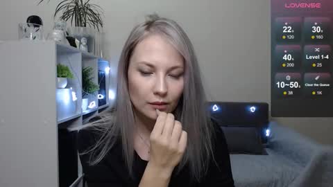 Snapshot of sunny_bunny6 chatting on December 16, 2024, 9:46 am Naomi online show from December 16, 2024, 9:46 am