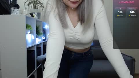 Snapshot of sunny_bunny6 chatting on December 18, 2024, 11:45 am Naomi online show from December 18, 2024, 11:45 am