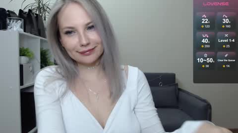 Snapshot of sunny_bunny6 chatting on December 28, 2024, 6:08 pm Naomi online show from December 28, 2024, 6:08 pm