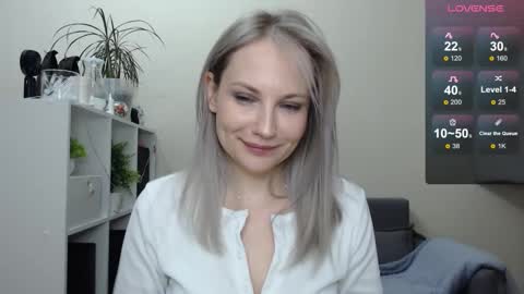 Snapshot of sunny_bunny6 chatting on January 7, 2025, 11:45 pm Naomi online show from January 7, 2025, 11:45 pm