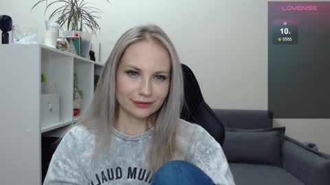 Snapshot of sunny_bunny6 chatting on February 7, 2025, 8:10 pm Naomi online show from February 7, 2025, 8:10 pm