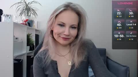 Snapshot of sunny_bunny6 chatting on March 3, 2025, 9:22 am Naomi online show from March 3, 2025, 9:22 am