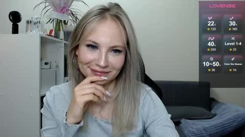 Snapshot of sunny_bunny6 chatting on March 8, 2025, 7:53 pm Naomi online show from March 8, 2025, 7:53 pm