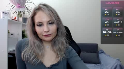 Snapshot of sunny_bunny6 chatting on March 11, 2025, 7:48 am Naomi online show from March 11, 2025, 7:48 am