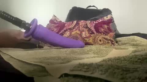 Sunny Clementine online show from November 10, 2025, 4:28 pm