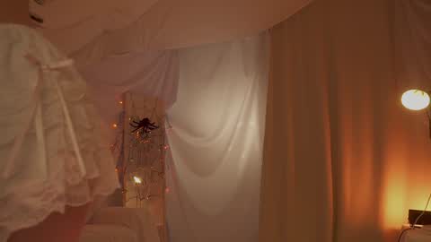 Maria online show from November 18, 2025, 8:57 pm