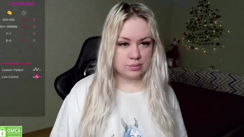 Snapshot of sunny_mood chatting on December 23, 2024, 7:20 pm sunny mood online show from December 23, 2024, 7:20 pm