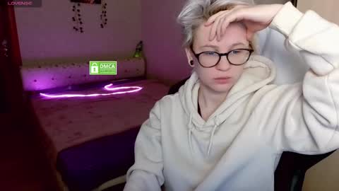 Snapshot of sunny_mood chatting on October 28, 2025, 3:54 am sunny mood online show from October 28, 2025, 3:54 am