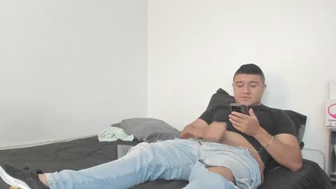 Snapshot of sunnyandevan chatting on December 16, 2024, 4:16 pm Christian Vanessa online show from December 16, 2024, 4:16 pm