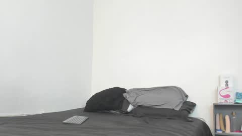 Snapshot of sunnyandevan chatting on February 7, 2025, 7:27 pm Christian Vanessa online show from February 7, 2025, 7:27 pm