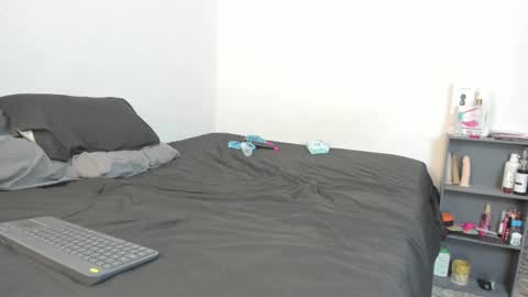 Snapshot of sunnyandevan chatting on February 26, 2025, 10:42 pm Christian Vanessa online show from February 26, 2025, 10:42 pm