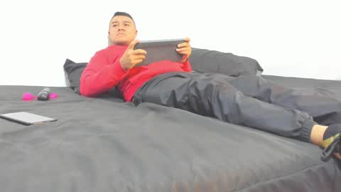 Snapshot of sunnyandevan chatting on September 16, 2025, 12:33 am Christian Vanessa online show from September 16, 2025, 12:33 am