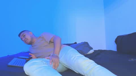 Snapshot of sunnyandevan chatting on September 21, 2025, 2:13 am Christian Vanessa online show from September 21, 2025, 2:13 am