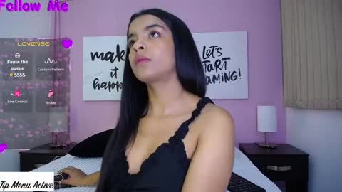 Snapshot of sunnygilmore chatting on December 19, 2024, 8:23 pm Sunny online show from December 19, 2024, 8:23 pm