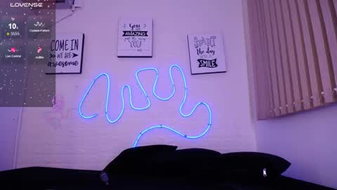 Snapshot of sunnygilmore chatting on February 18, 2025, 8:36 pm Sunny online show from February 18, 2025, 8:36 pm