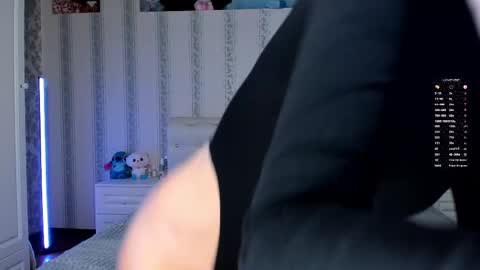 Snapshot of sunnyhuff chatting on October 30, 2025, 3:35 pm Sunny online show from October 30, 2025, 3:35 pm