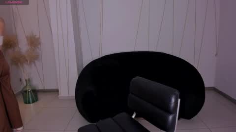 Sunny Rivers online show from December 4, 2025, 3:32 pm