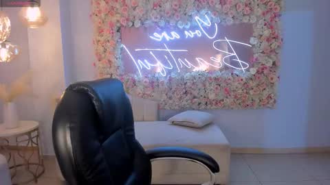 Sunny Rivers online show from December 18, 2025, 11:27 am