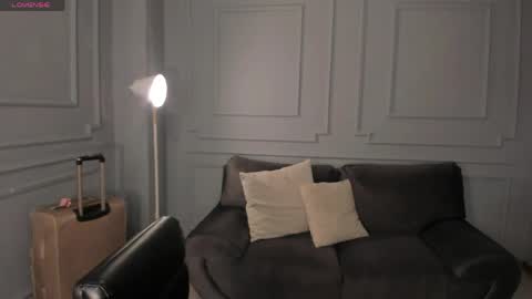 Sunny Rivers online show from April 4, 2026, 5:21 pm