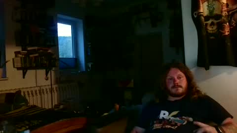 Snapshot of sunr1sa chatting on May 19, 2026, 7:09 pm sunr1sa online show from May 19, 2026, 7:09 pm