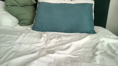 Eva See Bio  Dont forget to put your thumbs up. online show from January 15, 2025, 12:25 pm