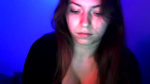 Lisa online show from December 15, 2025, 3:27 pm