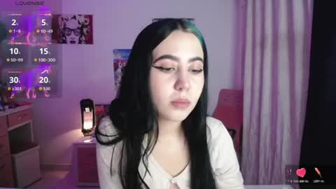 Snapshot of sunset_pienk chatting on June 18, 2026, 6:13 am Sunset online show from June 18, 2026, 6:13 am