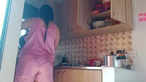 Snapshot of sunshine_days chatting on February 10, 2026, 4:11 pm Annie online show from February 10, 2026, 4:11 pm