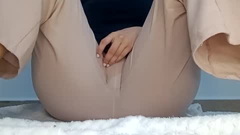 Snapshot of sunshine_days chatting on February 24, 2026, 4:49 pm Annie online show from February 24, 2026, 4:49 pm