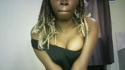 Snapshot of sunshine_g chatting on December 22, 2025, 5:37 am Sunshine online show from December 22, 2025, 5:37 am