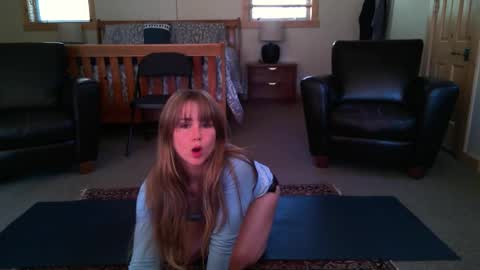 Sunray online show from November 22, 2025, 6:18 pm