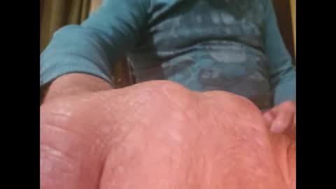 Snapshot of suntroll chatting on February 6, 2025, 8:29 am Suntroll online show from February 6, 2025, 8:29 am