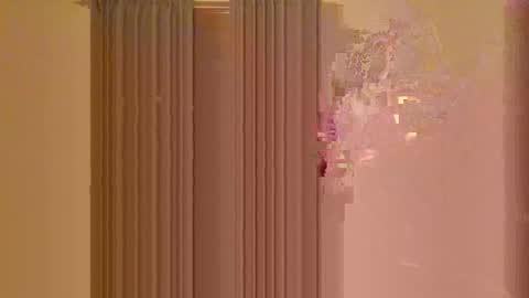 Snapshot of suntroll chatting on March 12, 2025, 3:24 am Suntroll online show from March 12, 2025, 3:24 am