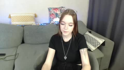 Snapshot of sunylily chatting on April 13, 2026, 6:41 am Lilith online show from April 13, 2026, 6:41 am