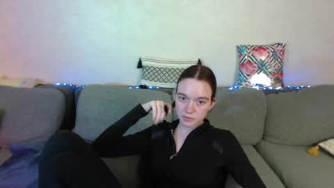 Snapshot of sunylily chatting on April 25, 2026, 8:28 am Lilith online show from April 25, 2026, 8:28 am