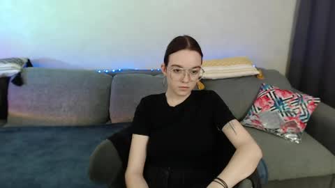 Snapshot of sunylily chatting on May 1, 2026, 6:40 am Lilith online show from May 1, 2026, 6:40 am