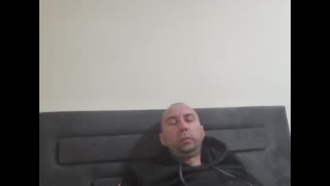 super42835015 online show from November 14, 2025, 6:50 pm