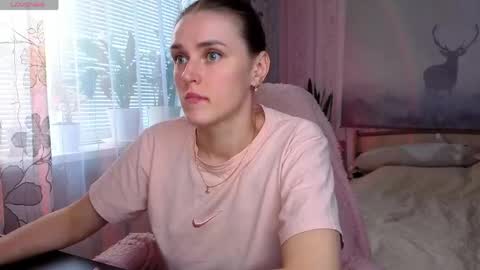 Snapshot of superhotgirlhere chatting on June 1, 2026, 1:35 pm Sweet Anna online show from June 1, 2026, 1:35 pm