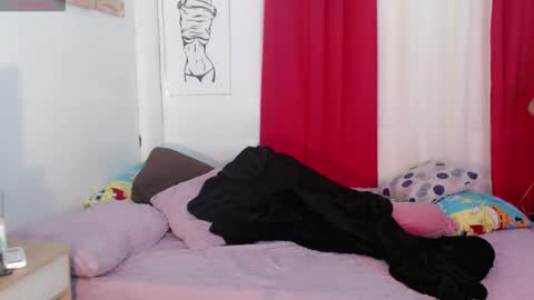 Snapshot of superhotvaleria chatting on September 12, 2025, 9:48 pm Im val online show from September 12, 2025, 9:48 pm