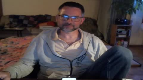 Snapshot of supersquirrel81 chatting on April 19, 2026, 6:21 pm supersquirrel81 online show from April 19, 2026, 6:21 pm