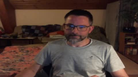 Snapshot of supersquirrel81 chatting on May 1, 2026, 10:47 pm supersquirrel81 online show from May 1, 2026, 10:47 pm