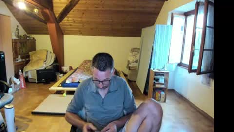 supersquirrel81 online show from August 8, 2026, 4:25 am