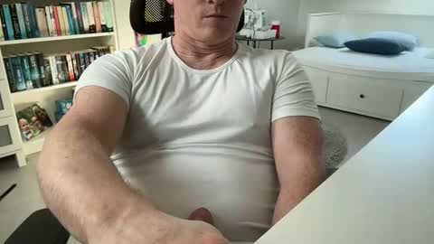 surfstar81 online show from March 3, 2026, 11:05 am