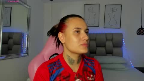 Susan online show from December 1, 2025, 8:03 pm