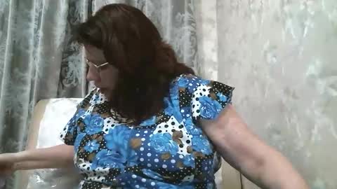 SusanaAhSun online show from September 17, 2025, 11:01 am