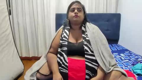 susanaeshwar online show from November 26, 2025, 2:12 am