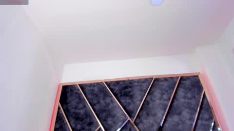 susanahenao online show from April 15, 2026, 6:26 pm