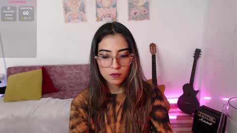 Susana hendrix    online show from November 20, 2025, 6:29 pm