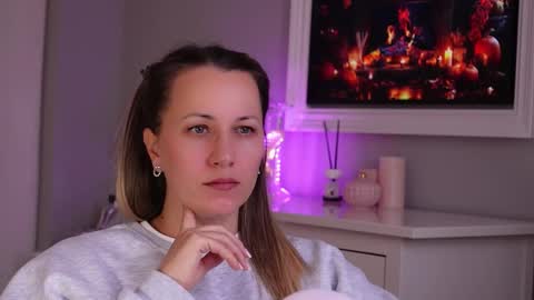 SusanJewel online show from November 25, 2025, 7:52 am